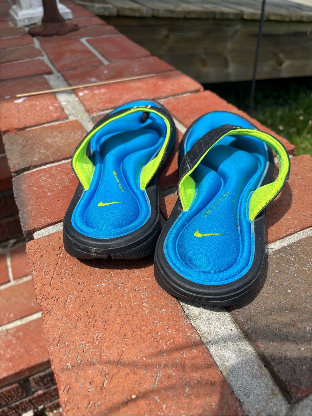 Nike Women’s Comfort Thong Flip Flops – Black/Blue/Volt – Size 8 - Picture 5 of 5